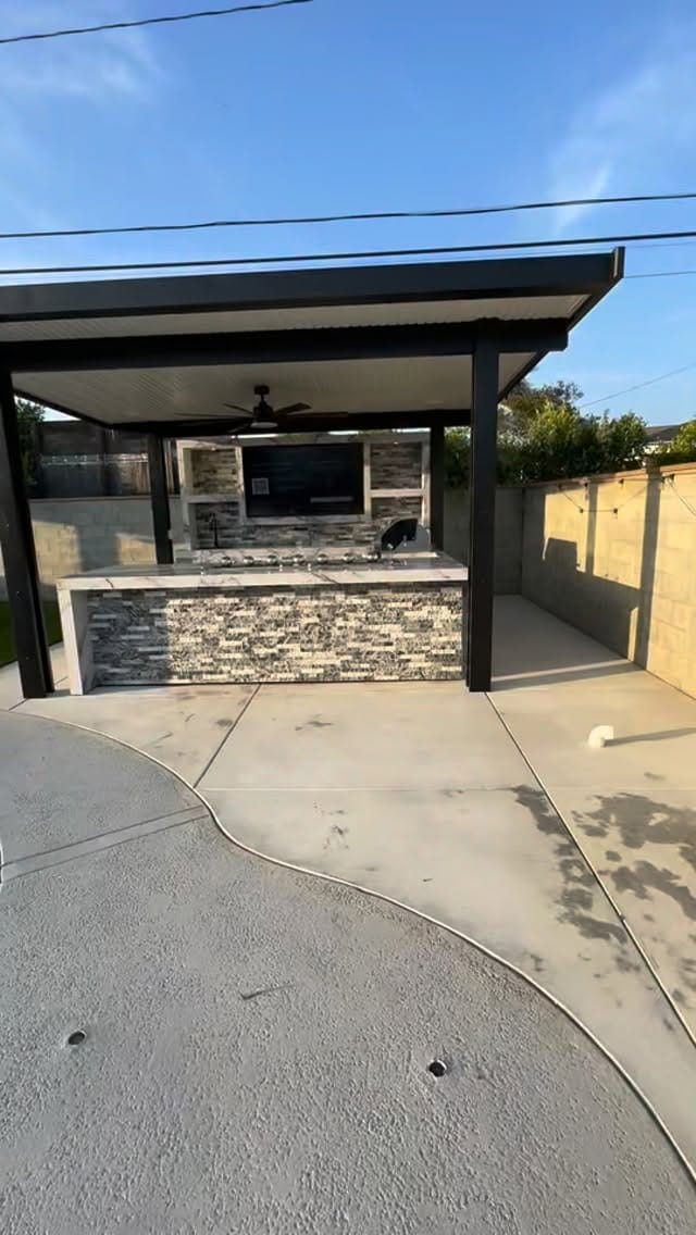 Post 5 by BBQ Islands & Designs on Instagram (video)