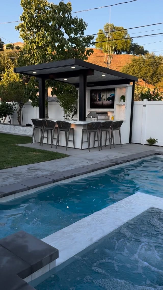 Post 8 by BBQ Islands & Designs on Instagram (video)