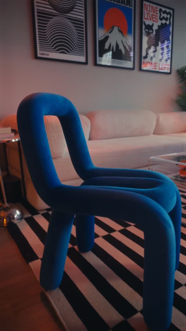 Post 4 by OnShelf on Instagram (video)