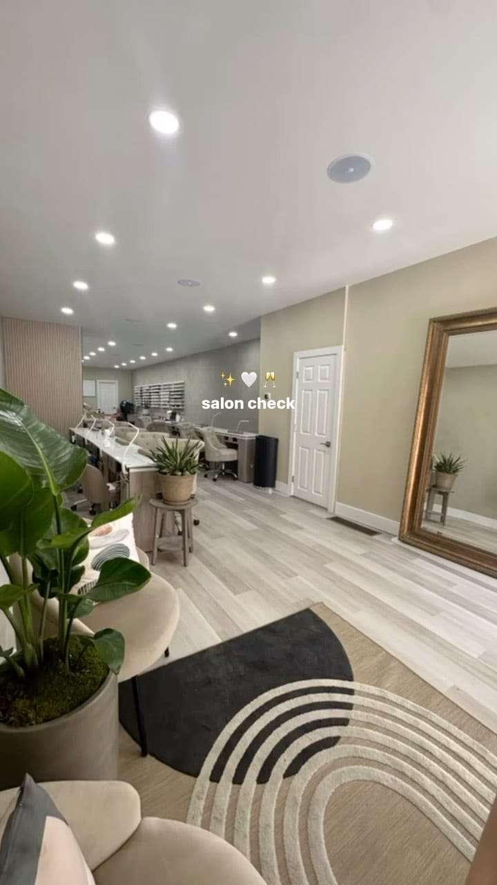 Post 10 by Luxe Nails - Acrylic, hard/soft gel, nail art, pedi, waxing on Instagram (video)