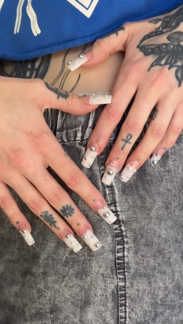 Post 3 by Luxe Nails - Acrylic, hard/soft gel, nail art, pedi, waxing on Instagram (video)