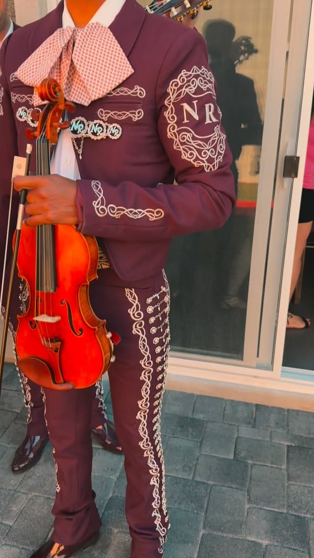 Post 8 by Mariachi Nuestras Raices on Instagram (video)