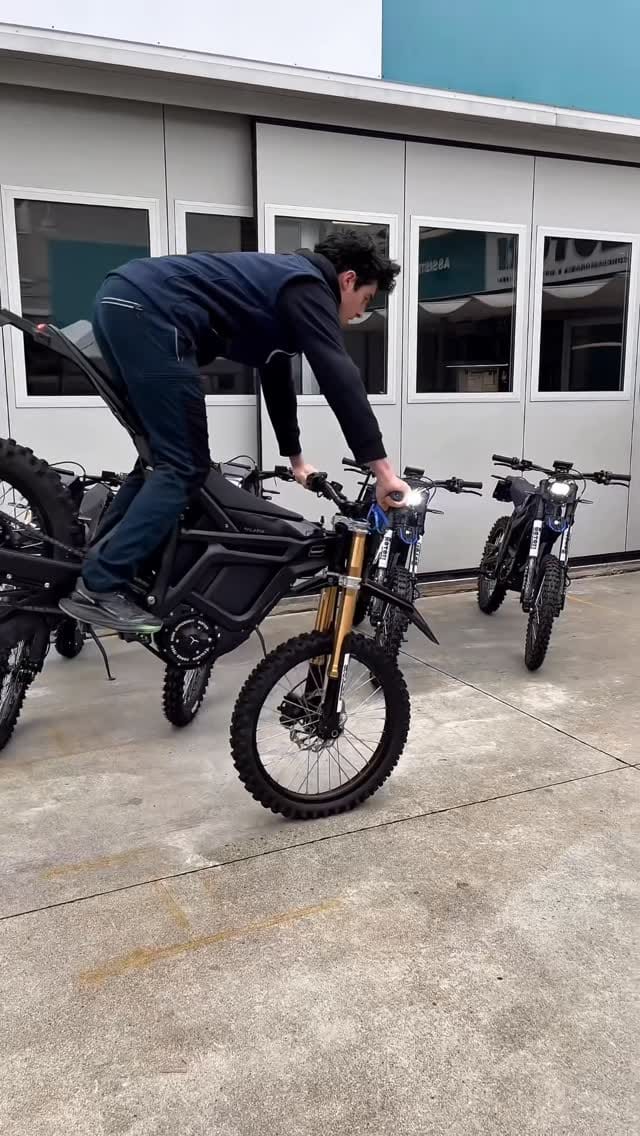 Post 3 by Moto Ri on Instagram (video)