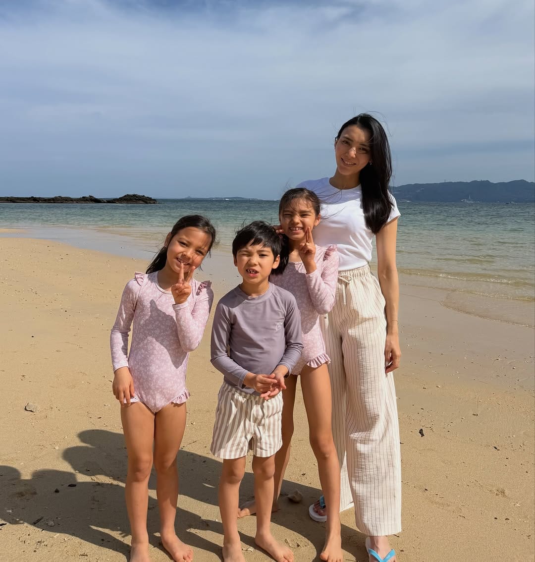 Post 5 by 𝐄𝐥𝐥𝐢𝐞 𝐀𝐦𝐞𝐬 on Instagram (carousel)