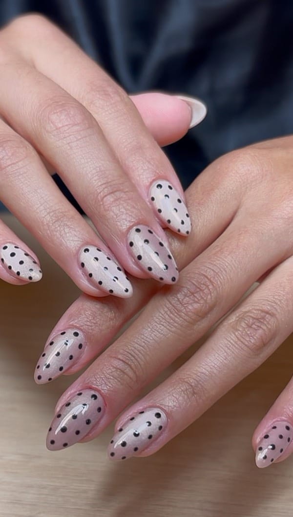 Post 10 by Mani | Pedi | Mani Rusa | Polygel | Cejas on Instagram (video)
