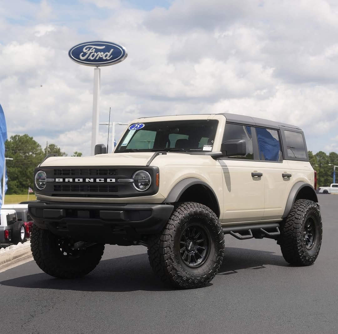 Post 3 by Town & Country Ford on Instagram (image)