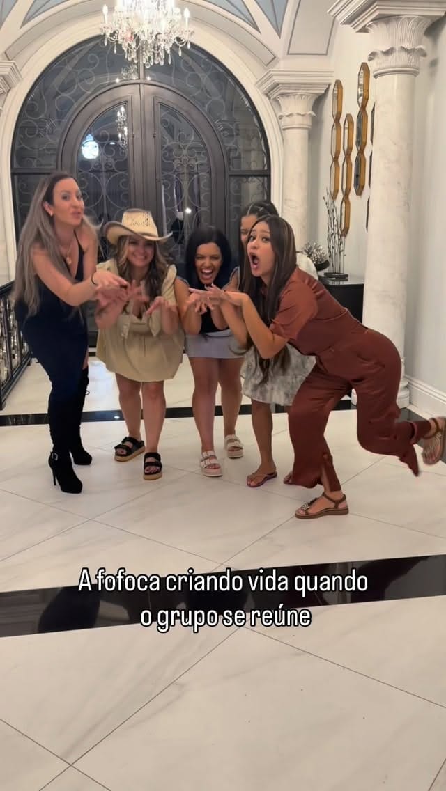 Post 4 by Karyne  Guida on Instagram (video)