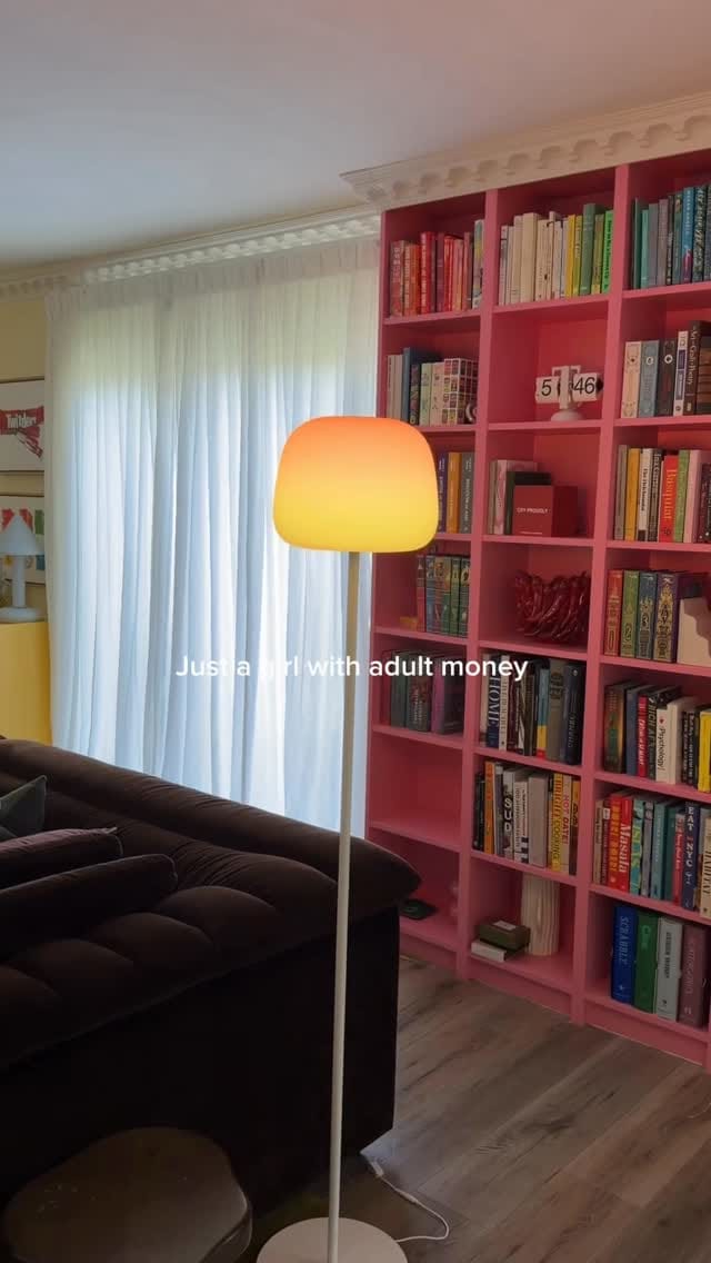 Post 4 by Saraa on Instagram (video)