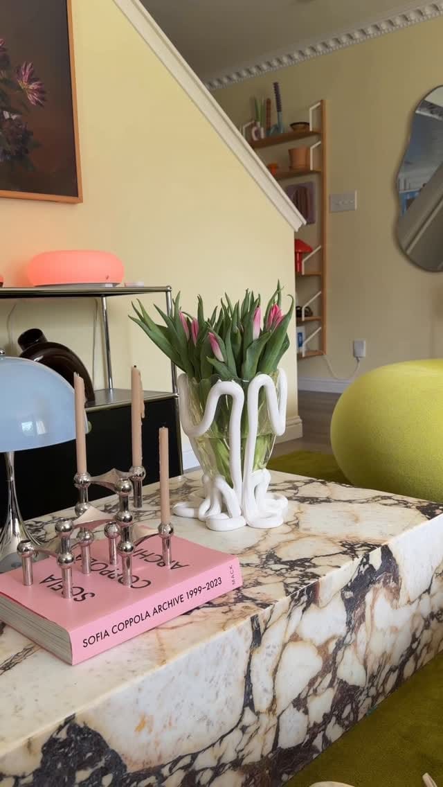 Post 10 by Saraa on Instagram (video)