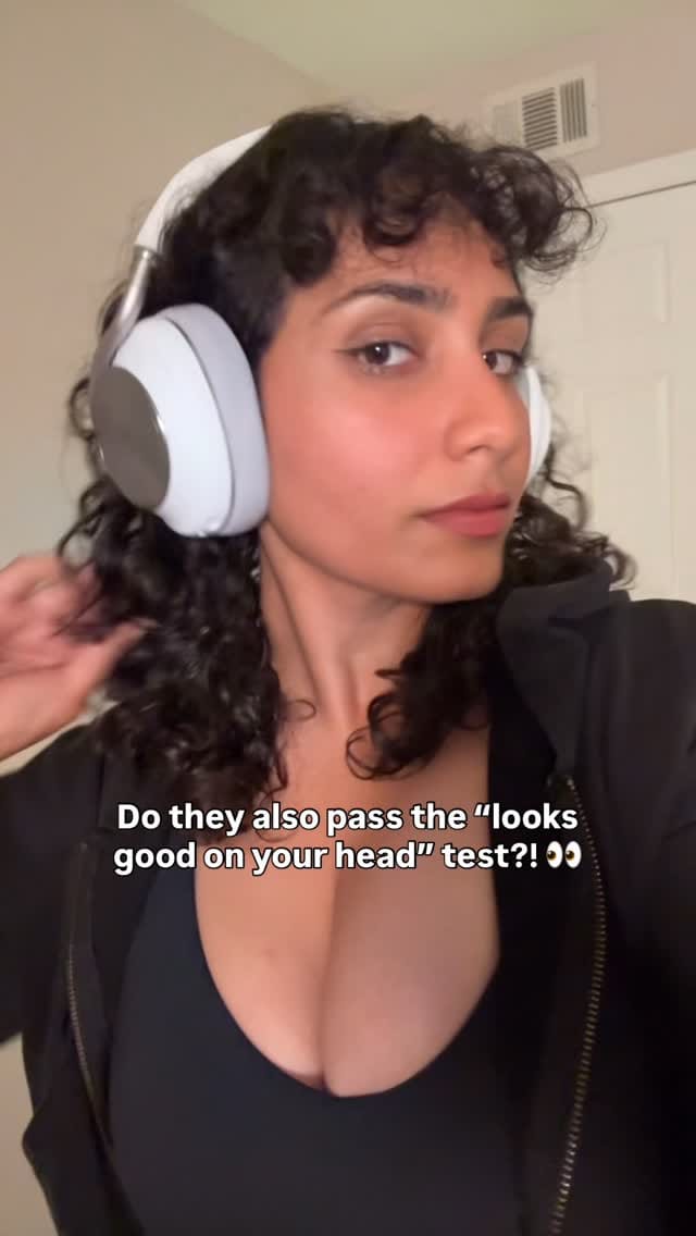 Post 4 by Curly on Instagram (video)