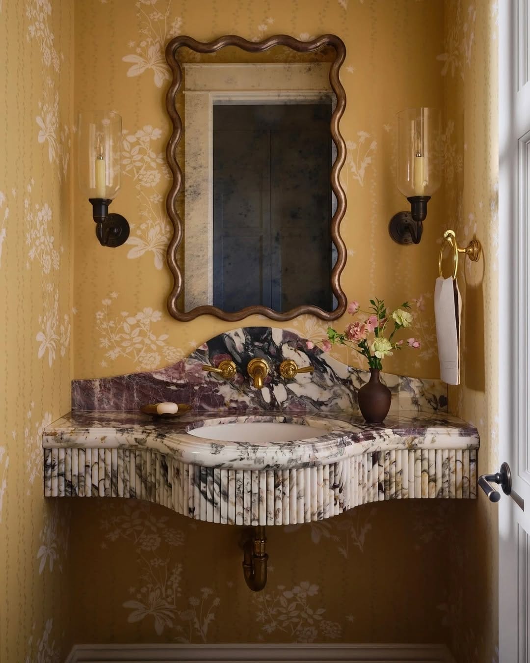 Post 1 by Marea Clark Interiors on Instagram (image)