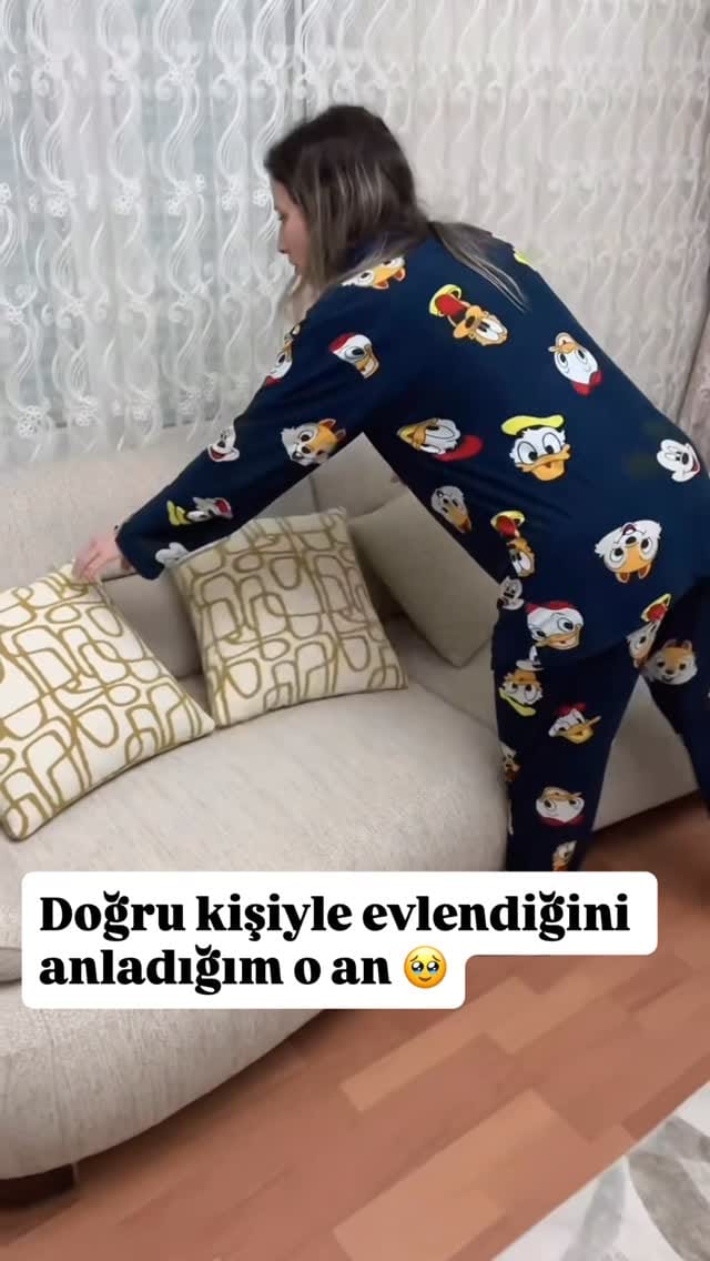 Post 3 by Ezgi Ulaş on Instagram (video)