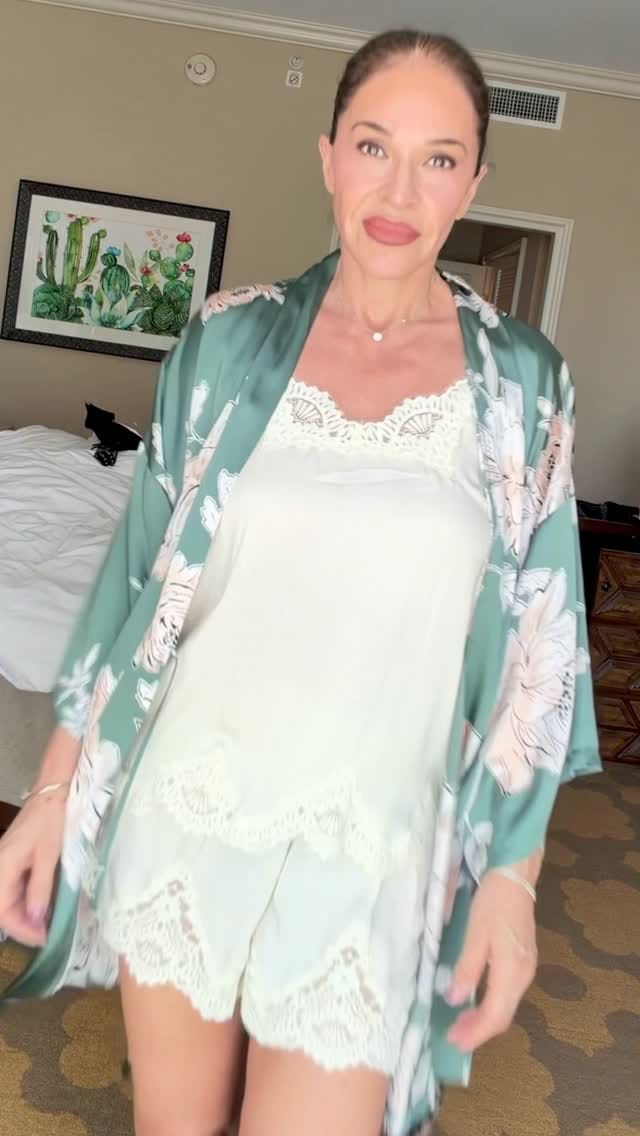 Post 4 by Glamalux on Instagram (video)