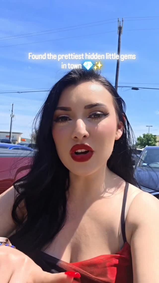 Post 2 by FRANCIA💅 on Instagram (video)