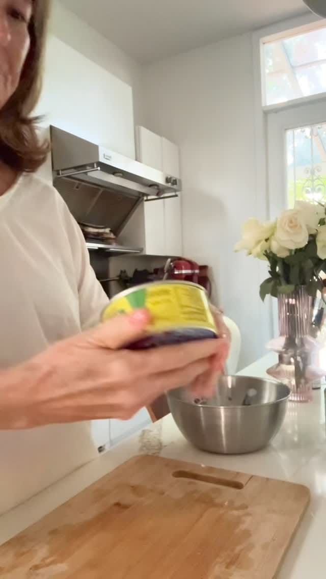 Post 6 by Clarissa Llenza on Instagram (video)