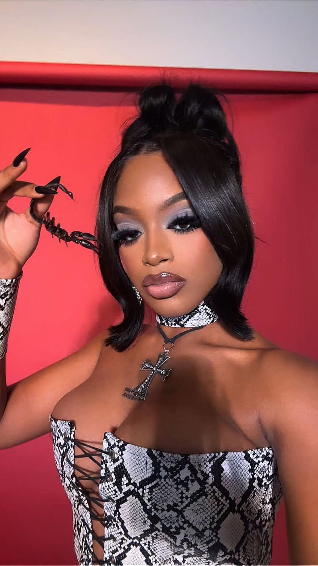 Post 8 by HOUSTON MAKEUP ARTIST / HAIRSTYLIST✨ on Instagram (video)