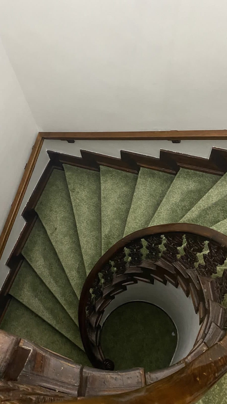 Post 1 by Emylie Frisch Leger on Instagram (video)