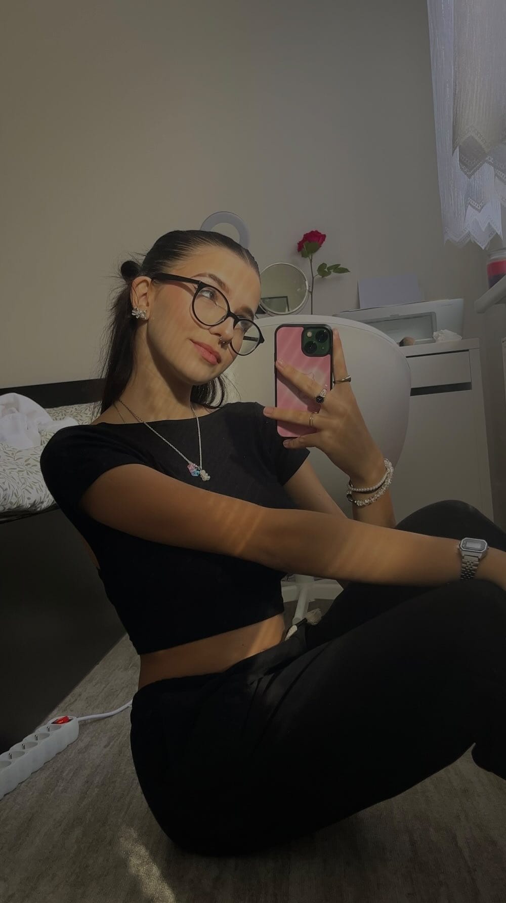 Post 7 by Jolanka on Instagram (video)