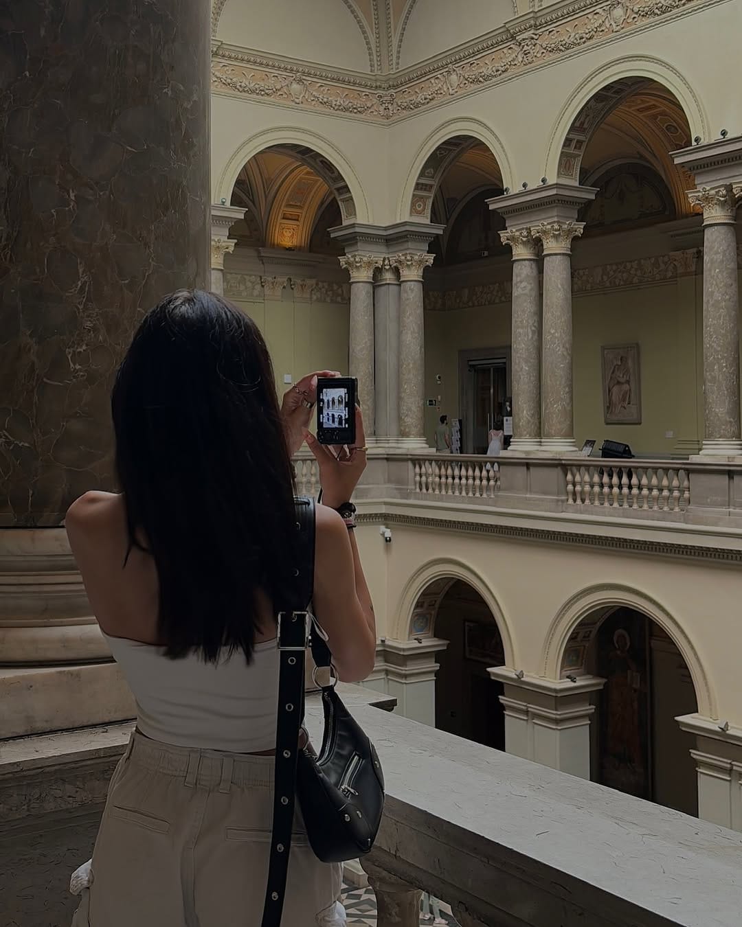 Post 8 by Jolanka on Instagram (carousel)
