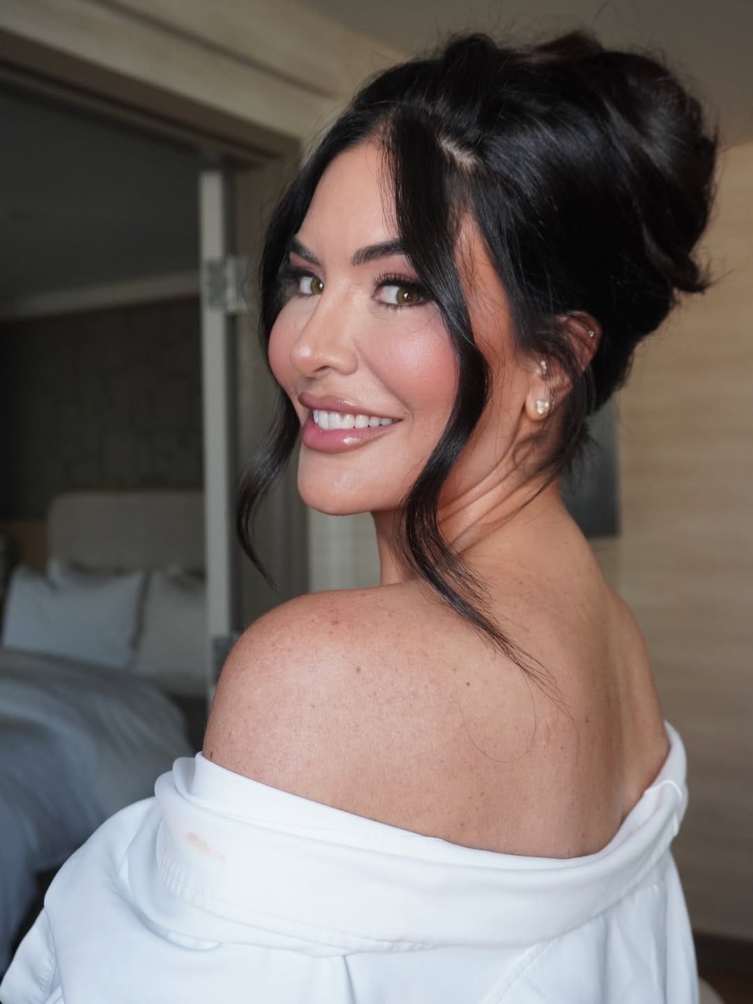 Post 9 by Las Vegas Makeup Artist on Instagram (carousel)