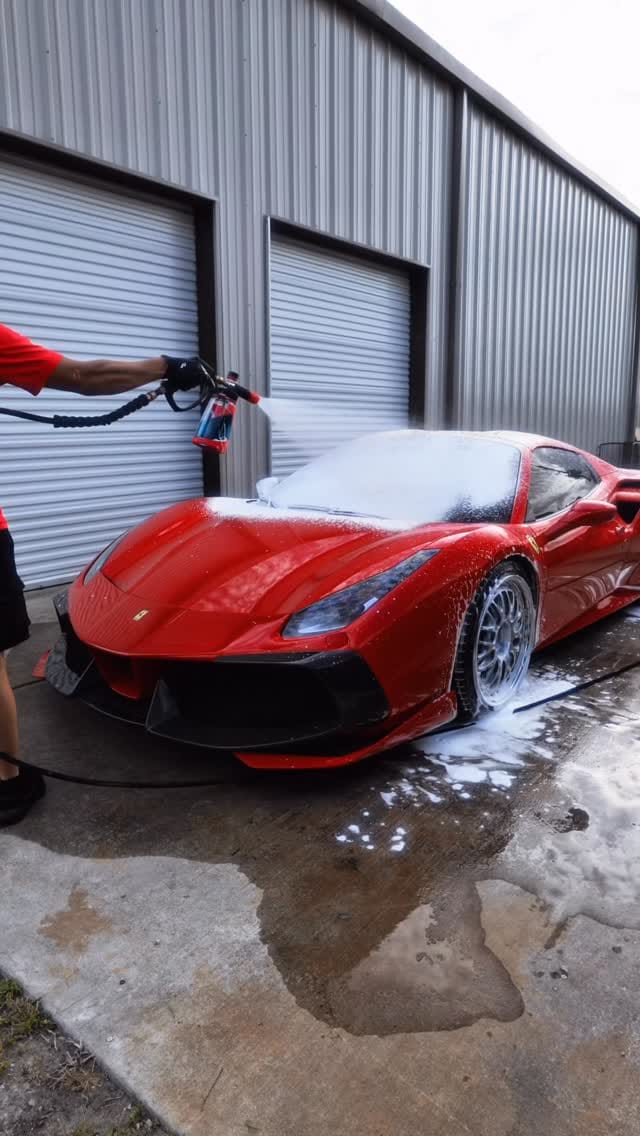 Post 6 by Carbon Showroom 🏎️💨 on Instagram (video)
