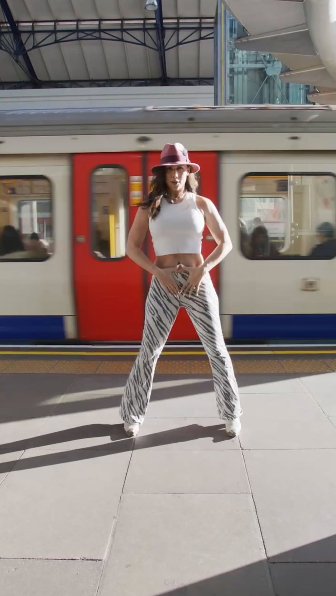 Post 8 by Lauren Gottlieb on Instagram (video)