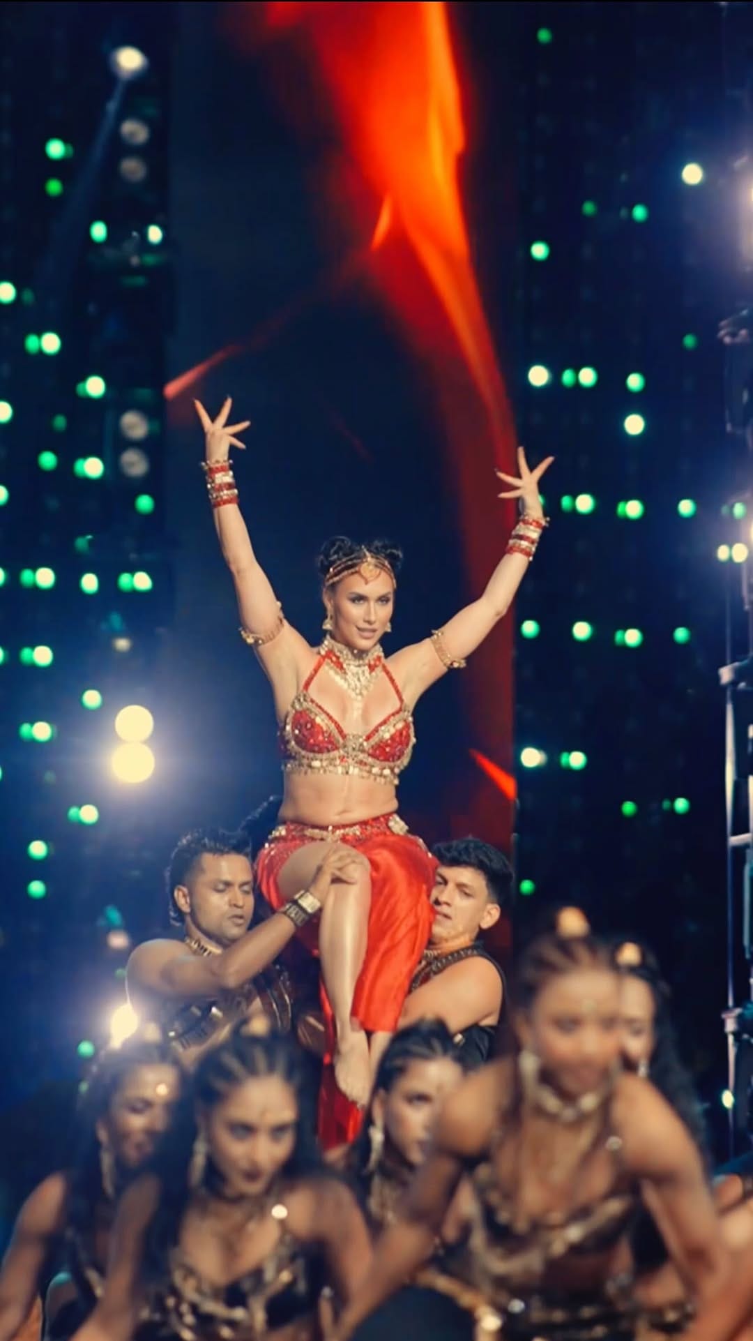 Post 3 by Lauren Gottlieb on Instagram (video)