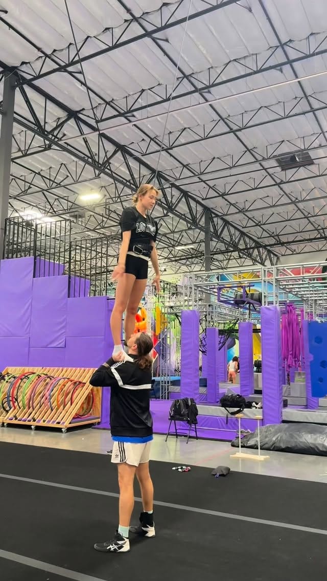 Post 3 by ▪️𝐕𝐥𝐚𝐝𝐚 𝐑𝐨𝐦𝐚𝐧𝐨𝐯𝐚 ▪️ on Instagram (video)