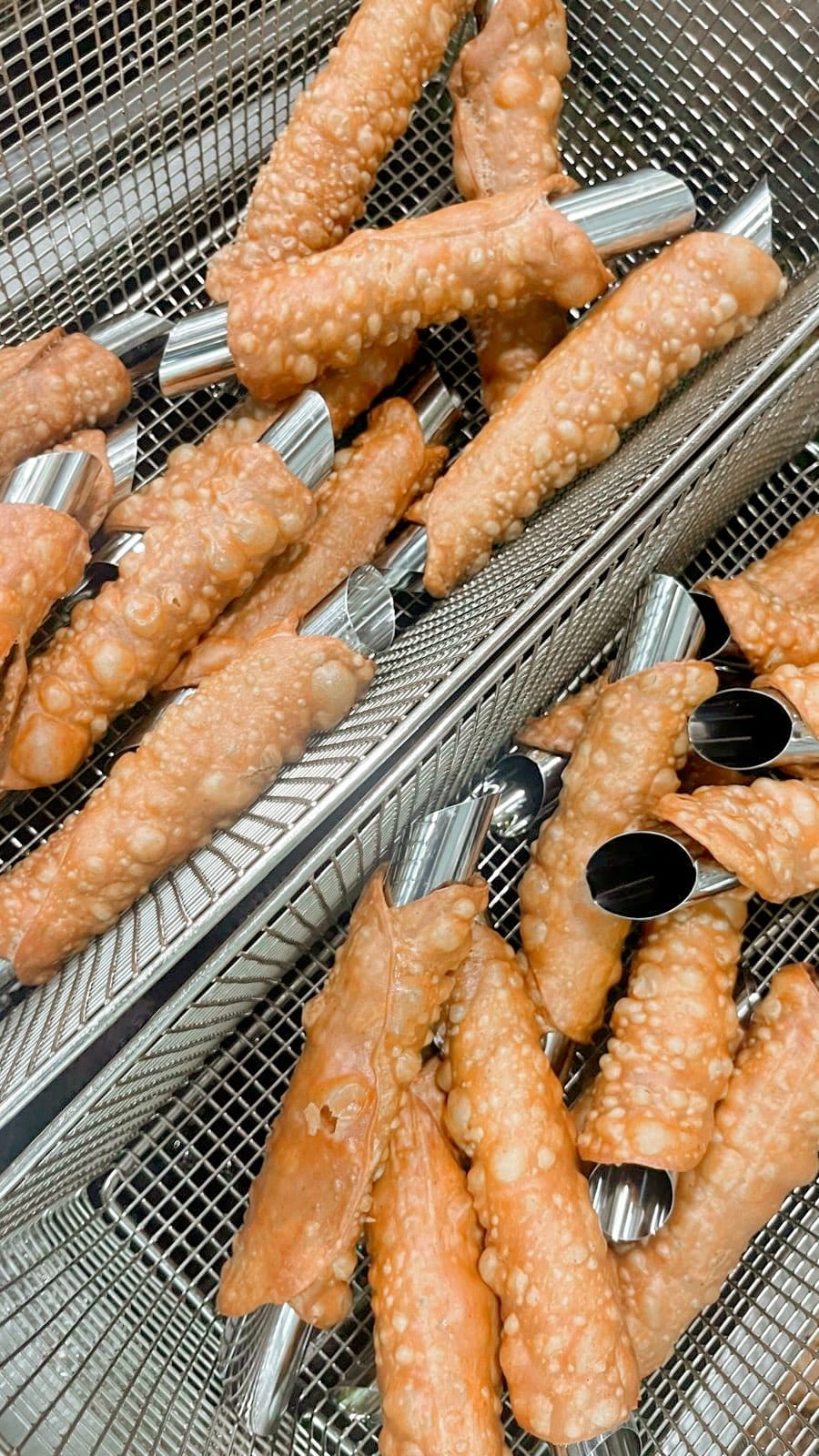 Post 10 by The Cannoli Bar on Instagram (video)