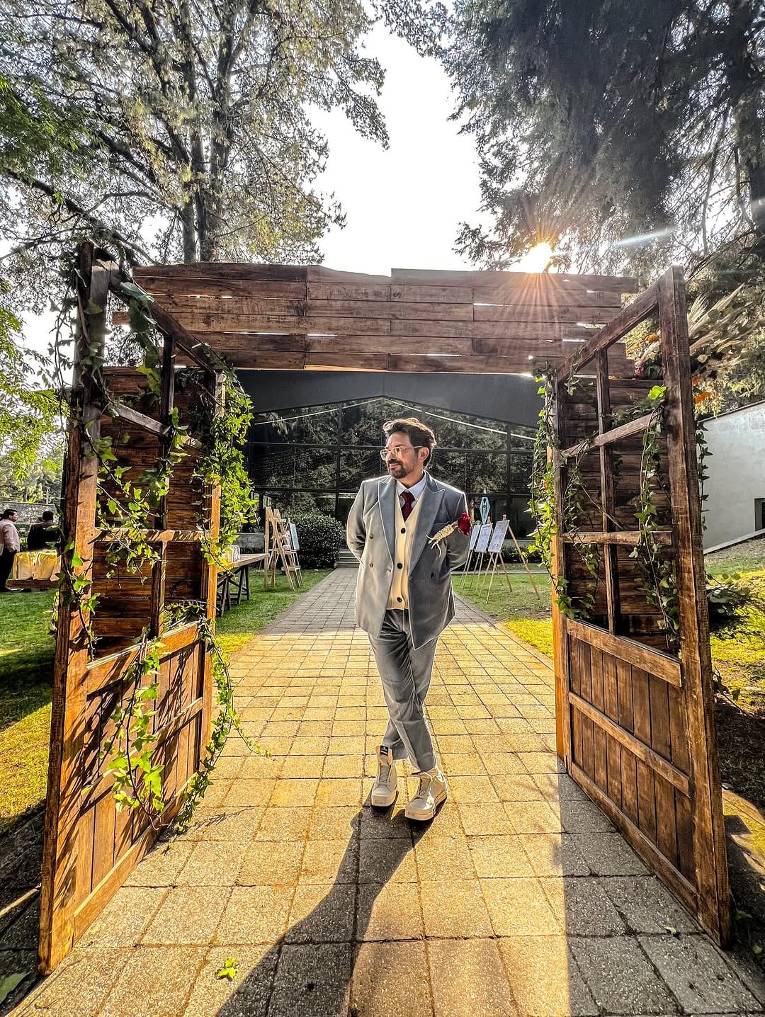 Post 4 by John Solis on Instagram (carousel)