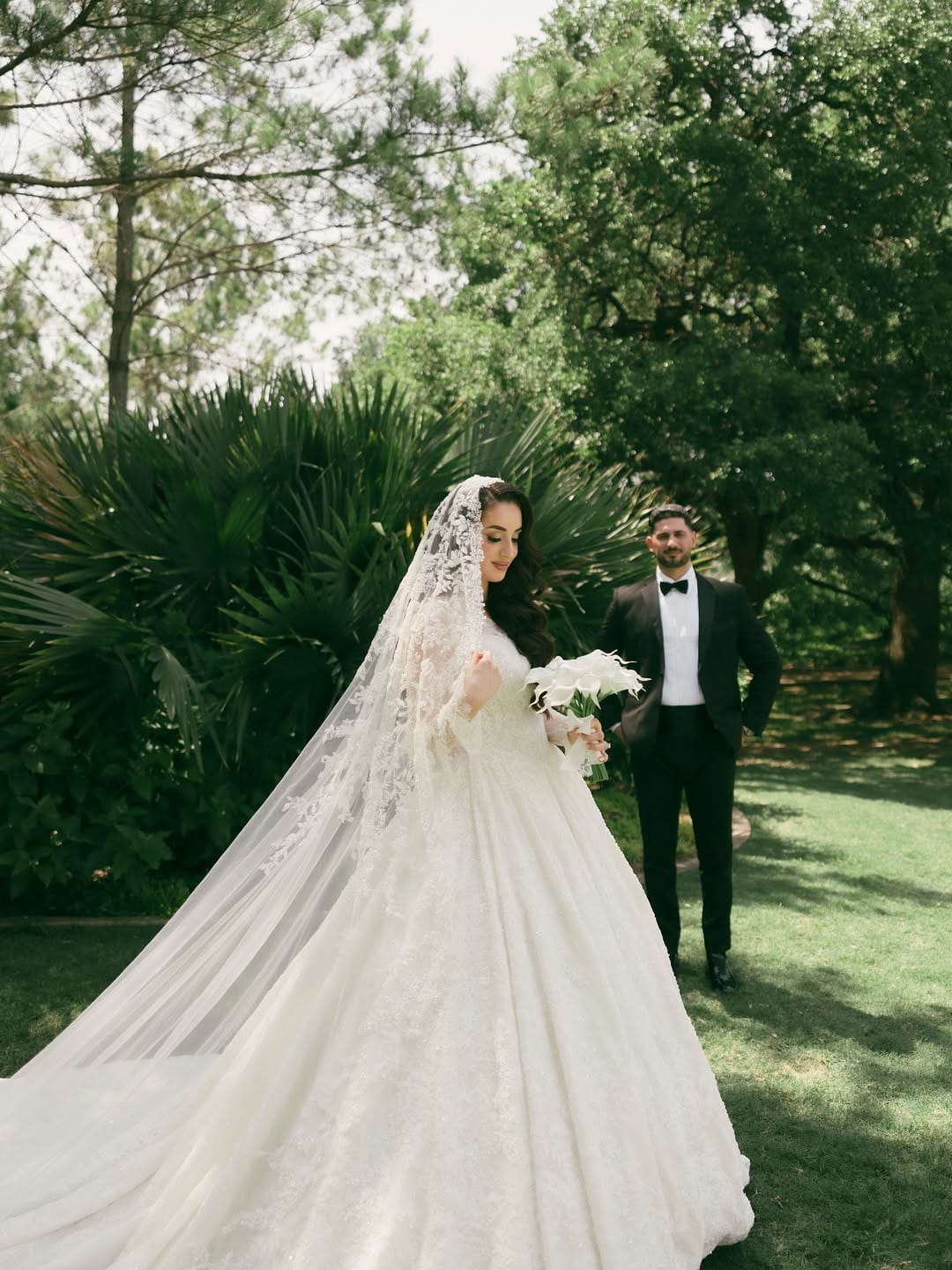 Post 2 by (Moe) DFW + Destination Wedding Photographer on Instagram (carousel)