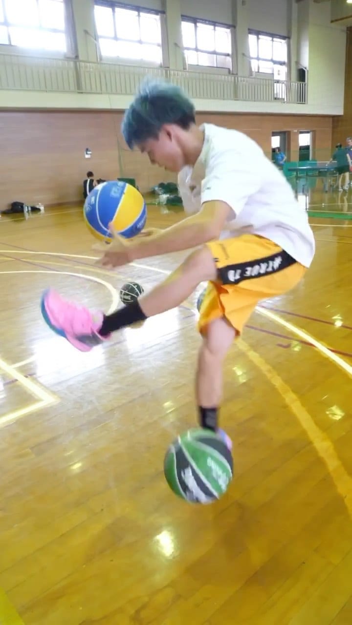 Post 10 by Jun Hasegawa on Instagram (video)