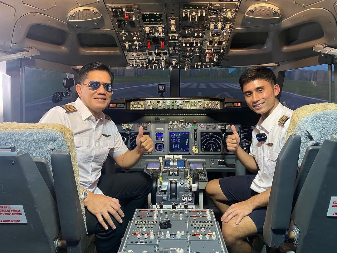 Post 10 by Airspeed Indonesia Simulator - PT. Universal Alam Indonesia on Instagram (carousel)