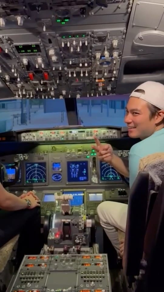 Post 9 by Airspeed Indonesia Simulator - PT. Universal Alam Indonesia on Instagram (video)