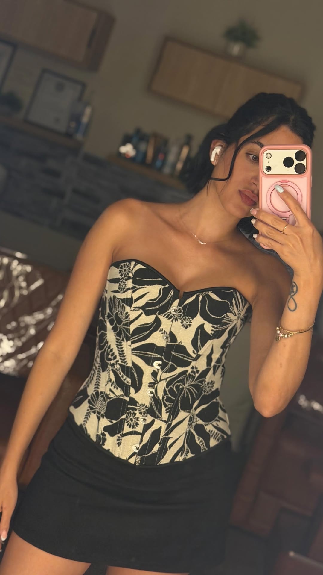 Post 8 by Claudia Zamora on Instagram (video)