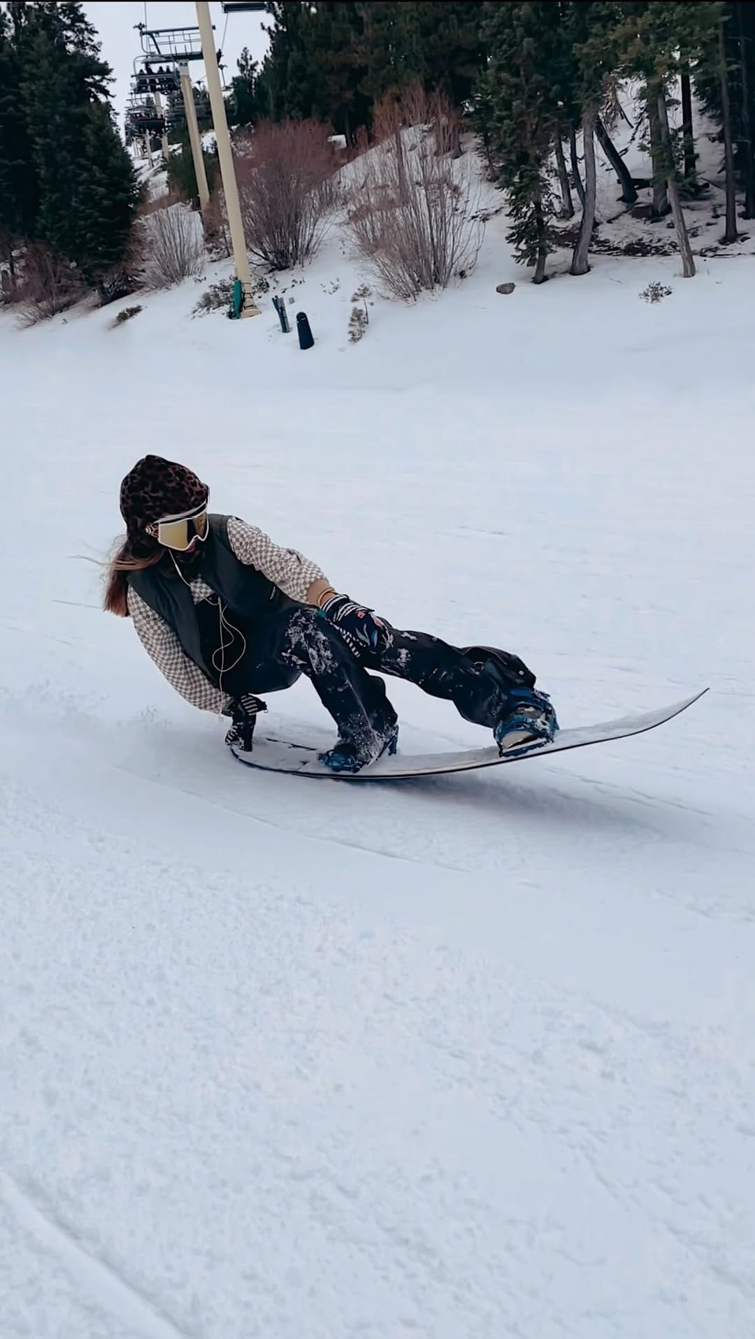 Post 10 by HippyLys on Instagram (video)