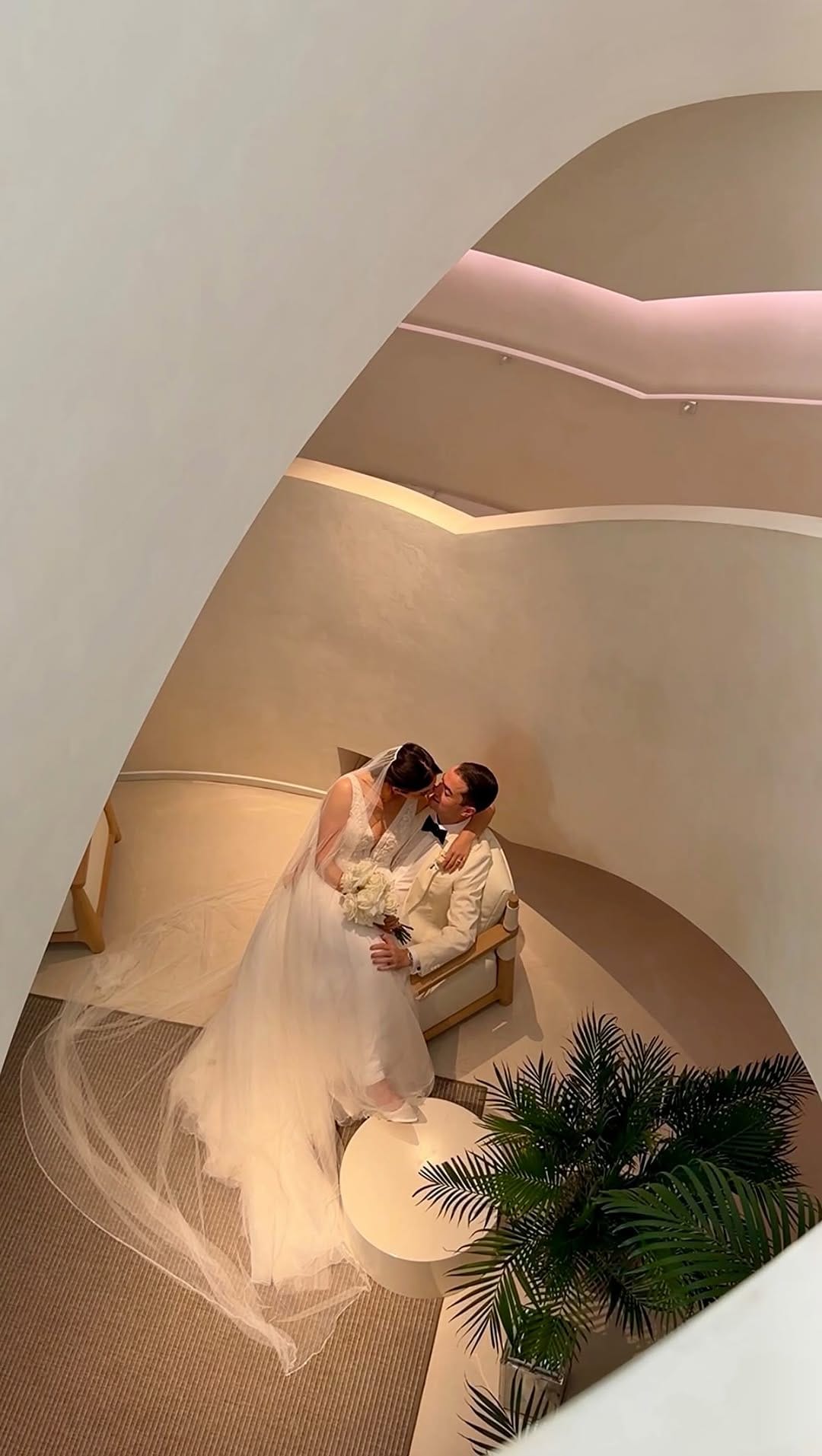 Post 4 by Manolo | Wedding Photographer on Instagram (video)