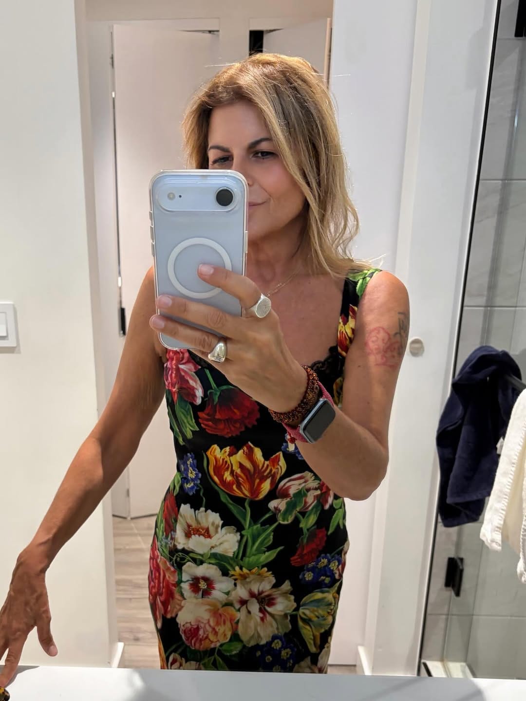 Post 8 by Laura on Instagram (carousel)