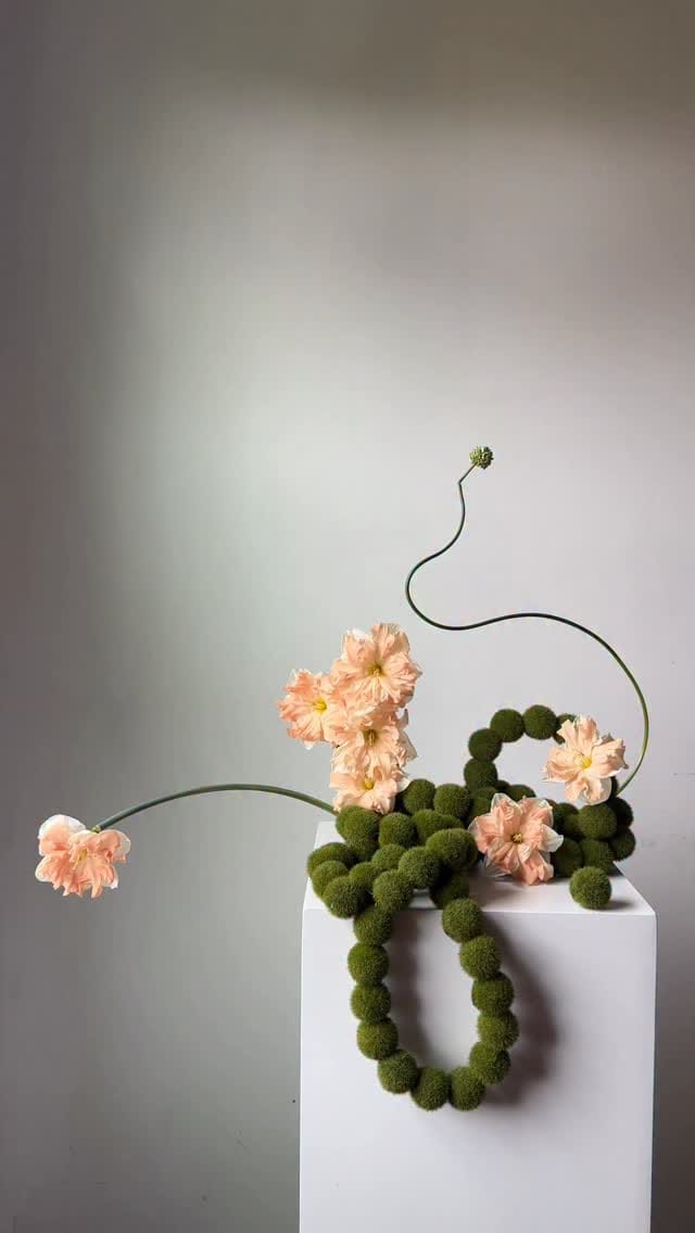 Post 7 by Oregon Floral Designer| Chas Thomas on Instagram (video)