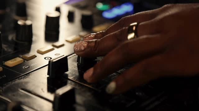 Post 6 by Denise Stephanie Hewitt on Instagram (video)