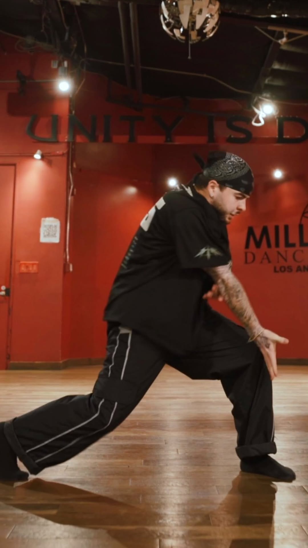 Post 4 by Nicky Karosy on Instagram (video)