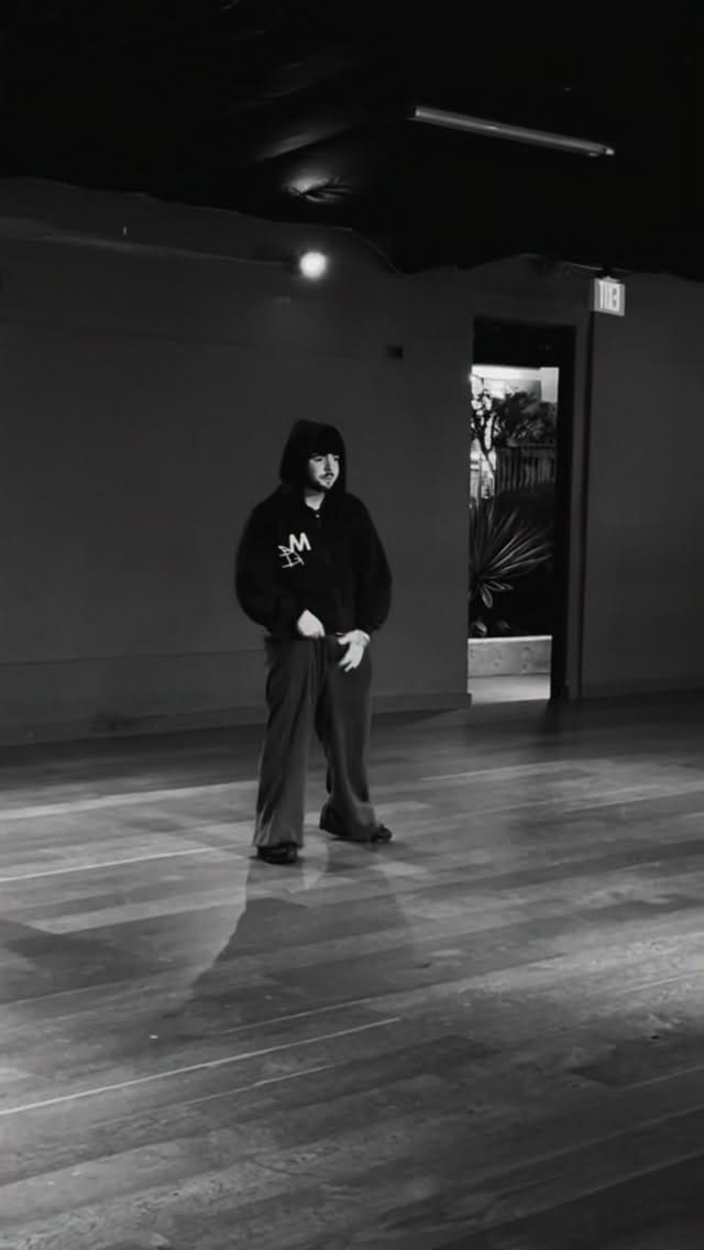 Post 2 by Nicky Karosy on Instagram (video)