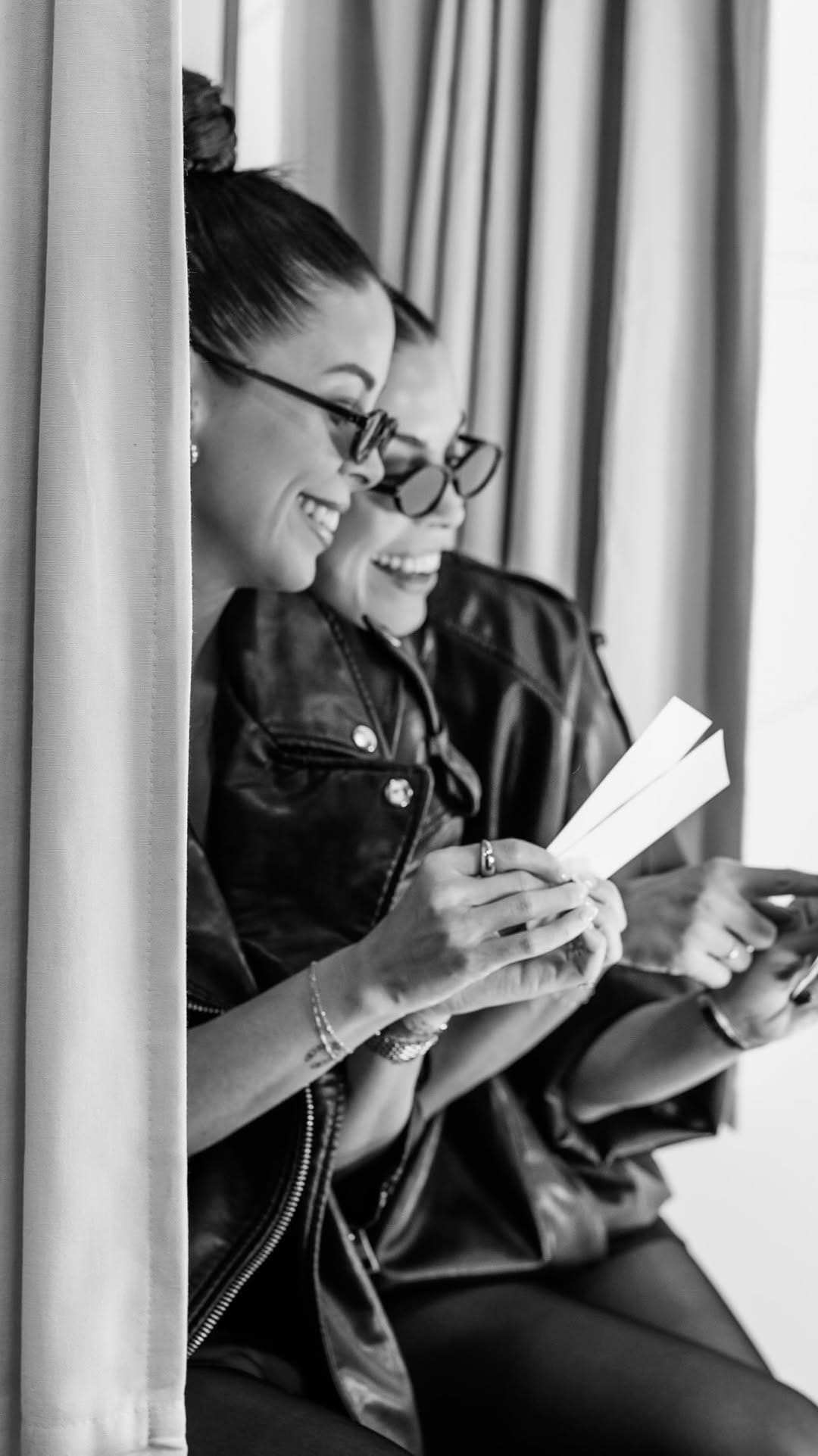 Post 2 by PHOTO BOOTH RENTALS SOCAL | TIPSY TWINS PHOTOBOOTH on Instagram (video)