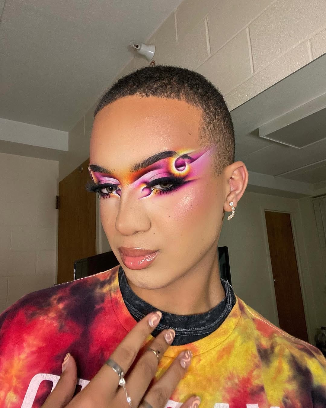 Post 8 by 𝖒𝖆𝖘𝖔𝖓 𝖑𝖆𝖓𝖊 - Creative MUA on Instagram (carousel)