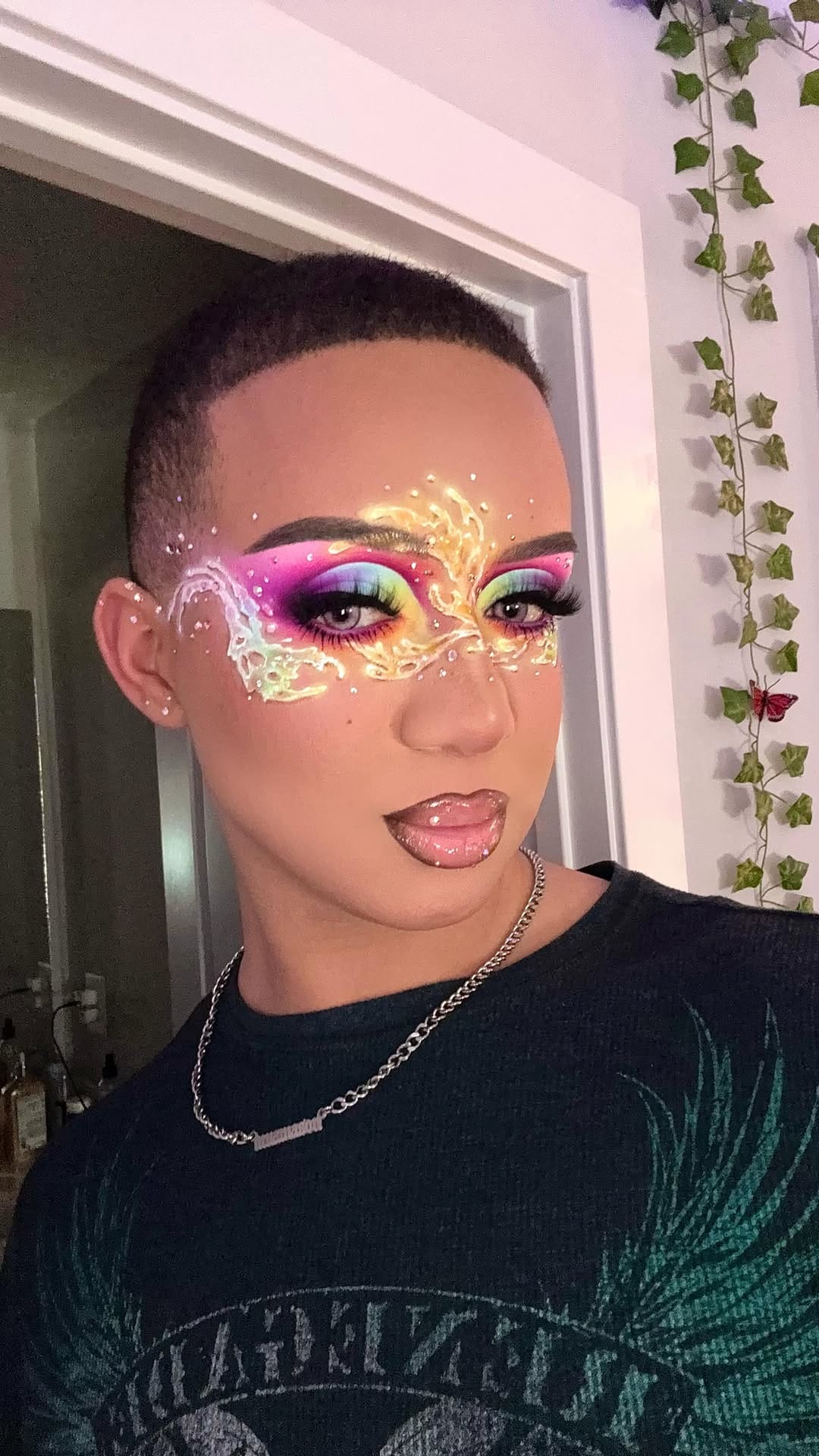 Post 3 by 𝖒𝖆𝖘𝖔𝖓 𝖑𝖆𝖓𝖊 - Creative MUA on Instagram (video)