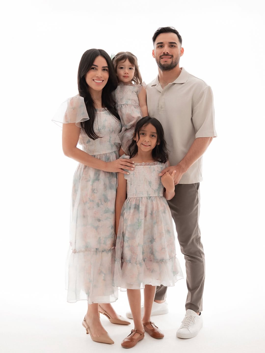Post 8 by Photography by Ale | Houston Maternity Newborn Photographer on Instagram (carousel)