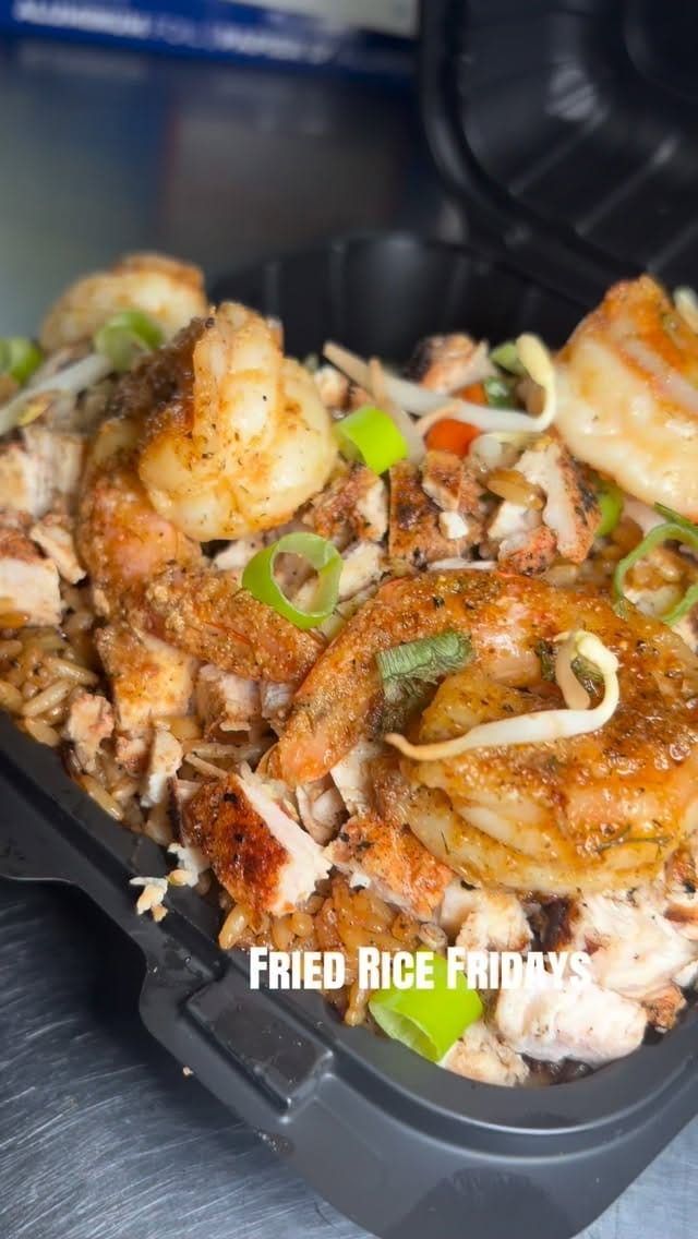 Post 4 by Royally Cle’s Catering & Slice of Comfort Food Truck on Instagram (video)