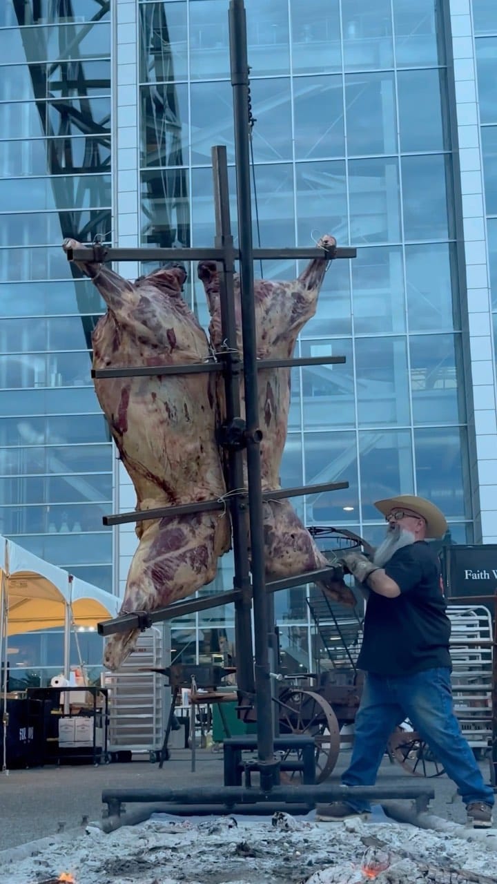 Post 10 by Bigjavs_bbq on Instagram (video)