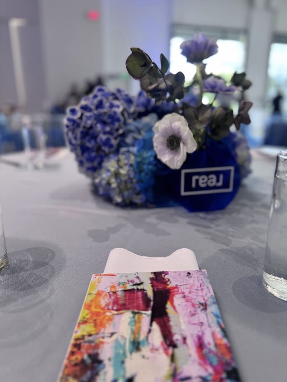 Post 10 by Joan Love on Instagram (image)