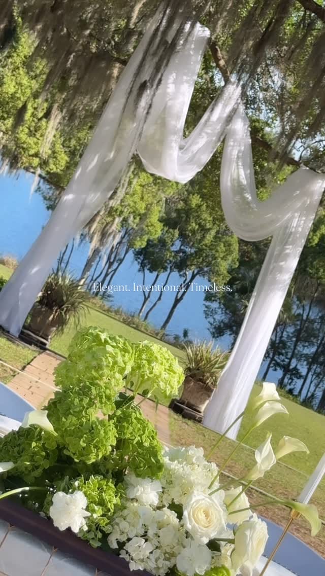 Post 2 by Lakeland, FL Wedding Florist: Taylormade Floral Design on Instagram (video)